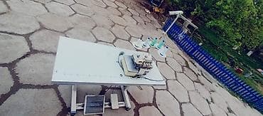 Оборудование для швейных цехов: Промышленные швейные машины с комплектными столами и педалями. - — 1