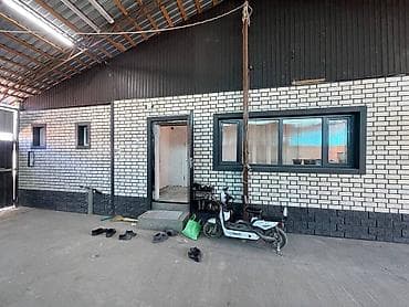 Үйлөрдү ижарага берүү: Продаётся капитальный дом с большим крытым двором-навесом и гаражными — 6