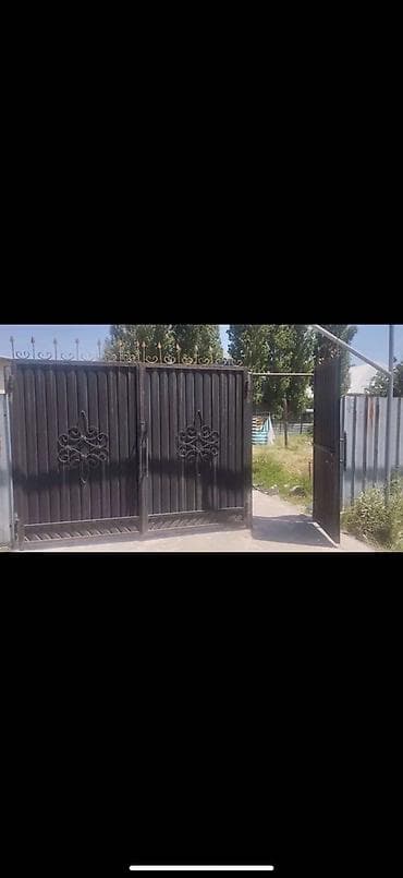 Изоляционные материалы: Кованные распашные ворота с калиткой - Материал: металл — 1