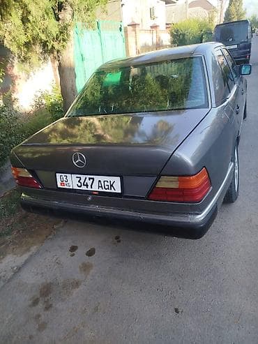Mercedes-Benz W124: 1991 г., Седан