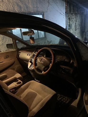 удлинённая: Honda Stream: 2000 г., 2.3 л, Автомат, Бензин, Универсал — 4