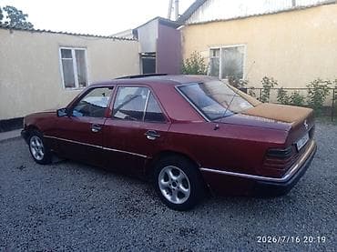 атего 1224: Mercedes-Benz W124: 1990 г., 2.3 л, Механика, Бензин, Седан — 3