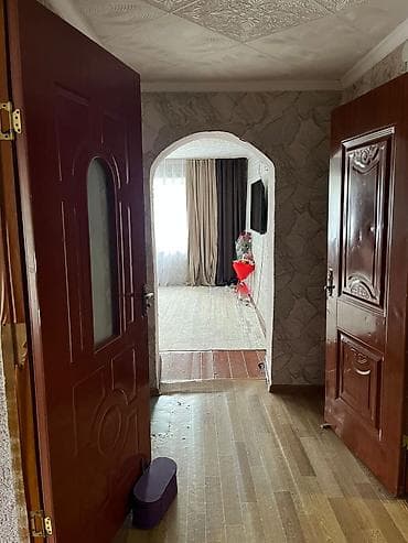 дом комната: Дом с участком. Отдельно стоящий одноэтажный жилой дом с двускатной — 7