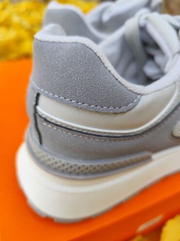 фирменная обувь из италии: Кроссовки серо-белые, низкие, на шнуровке. - Дизайн: комбинированные — 8