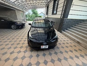 Продажа авто: Toyota Prius: 2018 г., 1.8 л, Вариатор, Гибрид, Хэтчбэк — 2