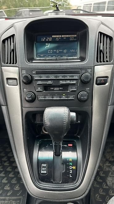 ford focus 3: Toyota Harrier: 2000 г., 3 л, Автомат, Бензин, Кроссовер — 10