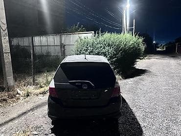 Honda Fit: 2004 г., 1.3 л, Вариатор, Бензин, Хэтчбэк — 4