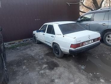 Mercedes-Benz 190: 1985 г., 2 л, Механика, Бензин, Седан — 5