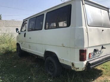 купить грузовой автомобиль с манипулятором бу: Легкий грузовик, Стандарт — 4