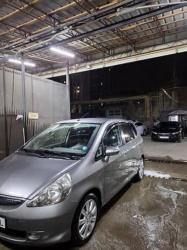 хонд: Honda Fit: 2008 г., 1.3 л, Механика, Бензин, Хэтчбэк — 2