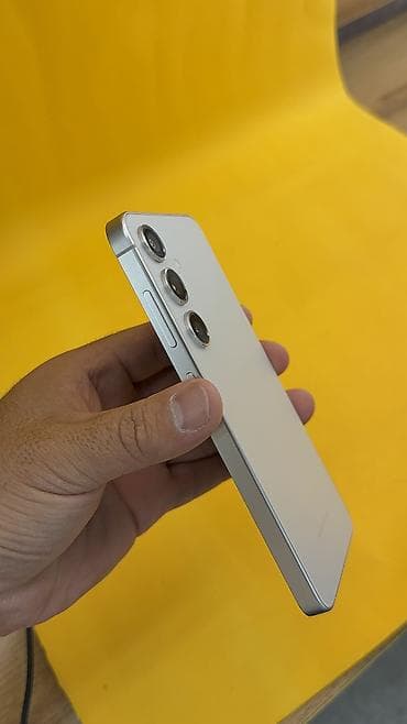 realme 6s: Samsung Galaxy S24, Б/у, 512 ГБ, 1 SIM, eSIM — 2