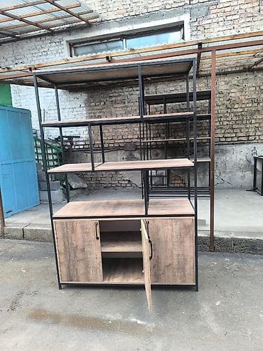 напольная вешалка: Металлические стеллажи в современном лофт‑стиле. Варианты: - Стеллаж — 4