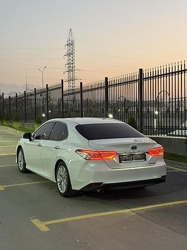 rav4 1996: Toyota Camry: 2018 г., Автомат, Гибрид, Седан — 4