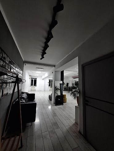 Коммерциялык мүлк: Кеңселерди ижаралоо, 130 м², Турак комплексинде, 1-катар — 2