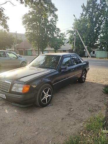124: Mercedes-Benz W124: 1993 г., Автомат, Седан — 2