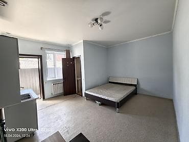 Студия с отдельным входом и санузлом - Планировка: единое просторное — 4