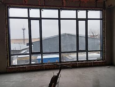 петель: Алюминиевое окно на заказ, Тип окна: Панорамные, Декоративные особенности: Фрамуга, Бесплатная установка, Без рассрочки — 5