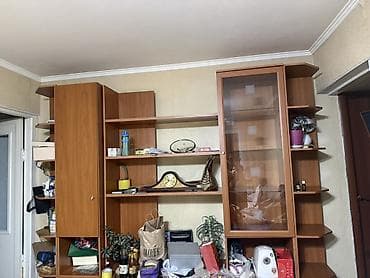 Стенка/модульная система для гостиной из ЛДСП цвета «орех/вишня» at lalafo.kg Стенка/модульная система для гостиной из ЛДСП цвета «орех/вишня»