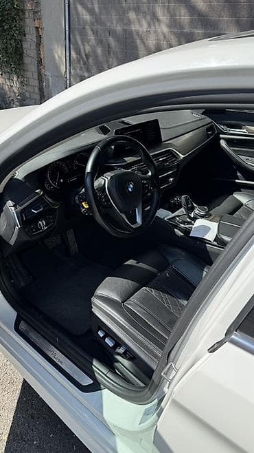 форма камуфляжная: BMW 5 series: 2018 г., 2 л, Автомат, Дизель, Седан — 5