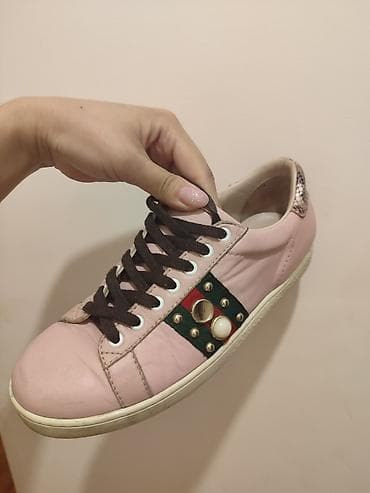 Прокат одежды: Кеды женские, 2 пары. 1) Белые кожаные кеды: - Минималистичный — 3