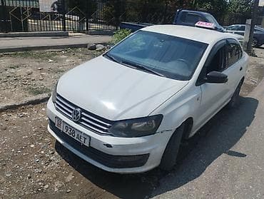 Унаа сатуу: Volkswagen Polo: 2017 г., 1.6 л, Кол менен иштөөчү, Бензин, Седан — 2