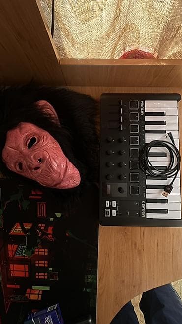 MIDI‑клавиатура Arturia MiniLab 3 Компактный USB‑MIDI контроллер для