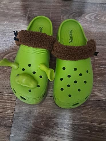 обувь для гор: Кроксы в стиле Shrek, ярко‑зеленые, с декоративными «ушами» и объемным — 1
