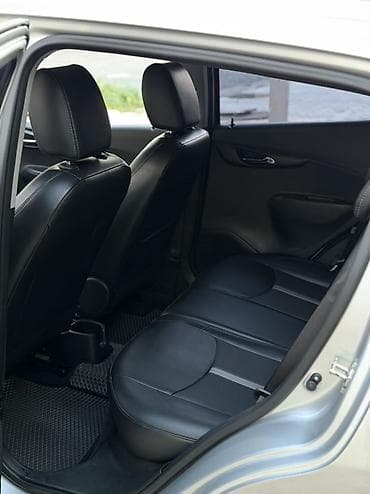 Транспорт: Chevrolet Spark: 2018 г., 1 л, Вариатор, Бензин, Хэтчбэк — 10