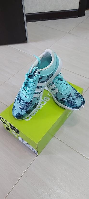 Кроссовки, 40, Adidas, Новый, цвет - Голубой, Бесплатная доставка