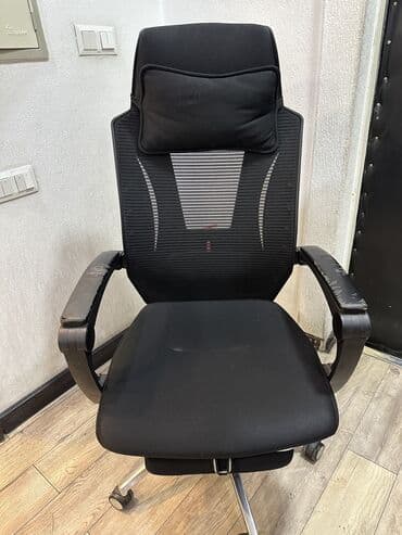 цвета офисной мебели названия: Офисное кресло, Б/у, С колесиками, цвет - Черный, Велюр — 1