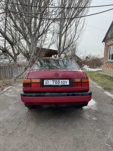 женский авто: Volkswagen Vento: 1992 г., 1.8 л, Механика, Бензин, Седан — 2