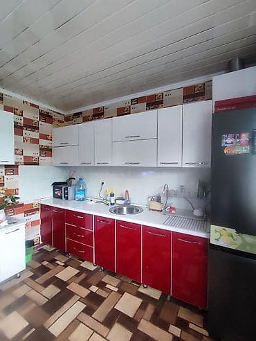 купить белый компьютерный стол: Кухонный гарнитур, Б/у, цвет - Красный — 2