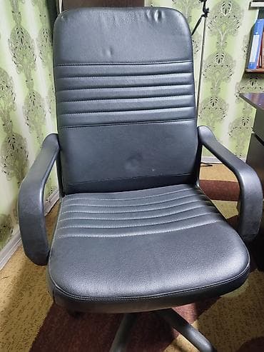 Офисное кресло, Б/у, С колесиками, цвет - Коричневый, Самовывоз, Бесплатная доставка, Платная доставка at lalafo.kg Офисное кресло, Б/у, С колесиками, цвет - Коричневый, Самовывоз, Бесплатная доставка, Платная доставка