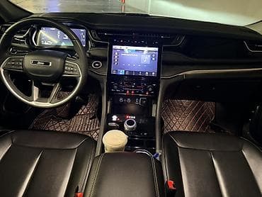 Chrysler: Jeep Grand Cherokee: 2023 г., 2 л, Электромобиль, Внедорожник — 4
