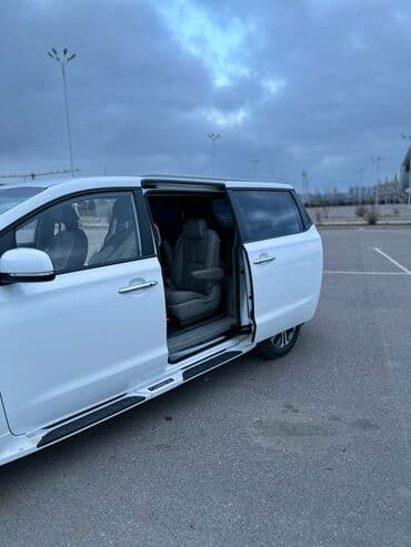 Продажа авто: Kia Carnival: 2018 г., 2.2 л, Автомат, Дизель, Минивэн — 6