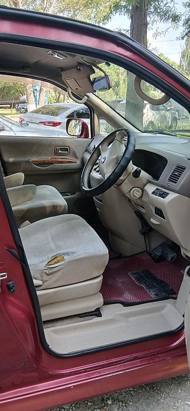 красный страитель: Nissan Serena: 2005 г., 2 л, Автомат, Бензин, Минивэн — 9
