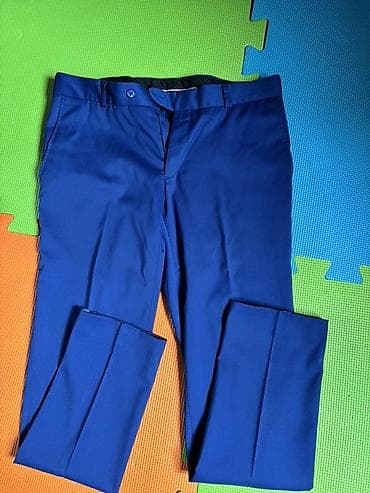 костюм бу: Мужской костюм классического кроя, насыщенного синего цвета. Состав — 1