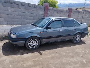 машина вариянт: Volkswagen Passat: 1988 г., 1.8 л, Механика, Бензин, Седан — 6