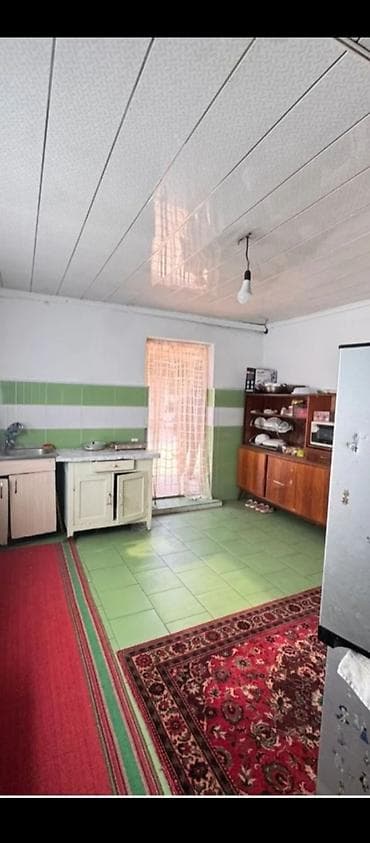 3 микрорайоне: 58 м², 3 комнаты, Забор, огорожен — 3