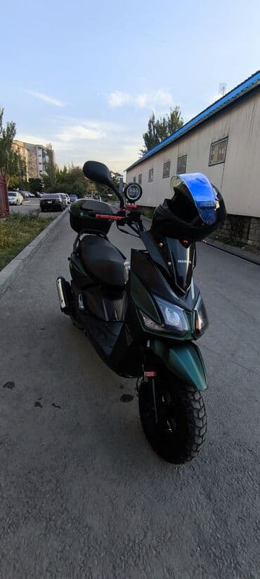 мотоциклы электронные: Тип скутера 150 куб. см, Бензин — 3