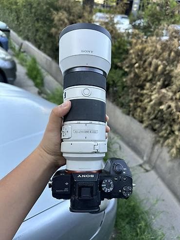 Полноформатная беззеркальная камера Sony α7 III с объективом Sony FE