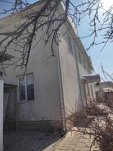 Продаётся двухэтажный дом с участком 4 сотки. В городе Чолпон-Ата