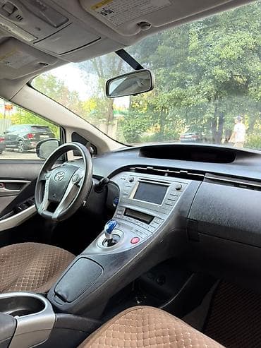 prius: Toyota Prius: 2015 г., 1.8 л, Автомат, Гибрид, Хэтчбэк — 8