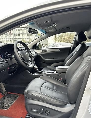 e class: Hyundai Sonata: 2019 г., 2 л, Автомат, Газ, Седан — 5