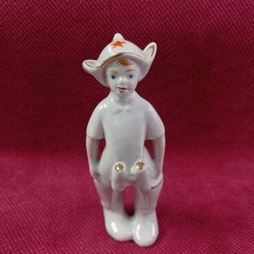 продажа статуэток: Фарфоровая статуэтка "Юный буденовец". 11,5 см. СССР 0гг. Полонский — 3