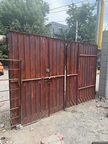 Металлические распашные ворота с калиткой - Материал: стальной лист с — 2