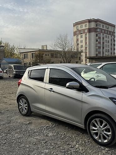 машины малолитрашки: Chevrolet Spark: 2021 г., 1 л, Автомат, Бензин, Хэтчбэк — 4