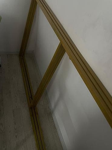 projector screen: Металлическая рама/стойка для перегородки или витрины - Материал — 1