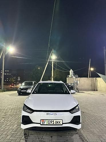 wuling mini ev: BYD E2: 2025 г., Автомат, Электромобиль, Хэтчбэк — 1
