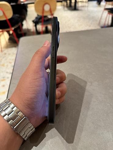 cs max: Xiaomi, 13T Pro, Б/у, 256 ГБ, цвет - Черный, 2 SIM — 4